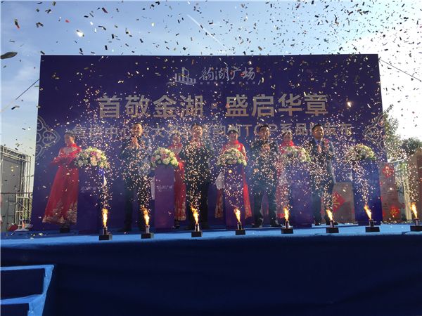 火爆赛季！盛况空前球场变战场